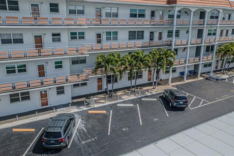 Condominio en venta en Gulfport, Florida, 2 dormitorios, 104.05 m2 № 2116570 - foto 4
