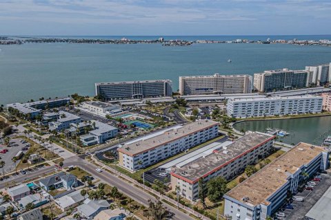 Condominio en venta en Gulfport, Florida, 2 dormitorios, 104.05 m2 № 2116570 - foto 20