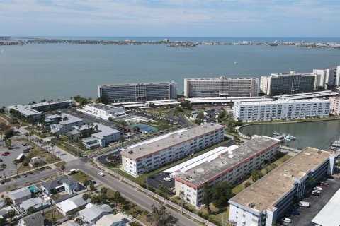 Condominio en venta en Gulfport, Florida, 2 dormitorios, 104.05 m2 № 2116570 - foto 30