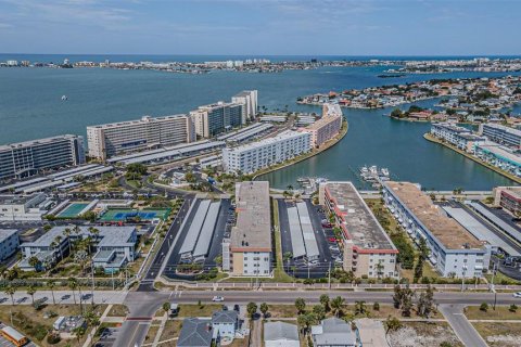 Condominio en venta en Gulfport, Florida, 2 dormitorios, 104.05 m2 № 2116570 - foto 19