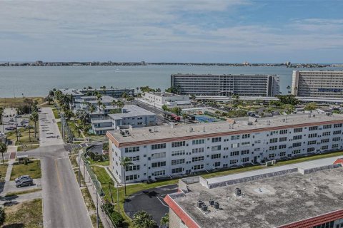 Condominio en venta en Gulfport, Florida, 2 dormitorios, 104.05 m2 № 2116570 - foto 11
