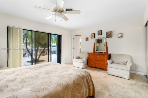 House in Pompano Beach, Florida 3 bedrooms, 150.87 sq.m. № 1963514 - photo 16