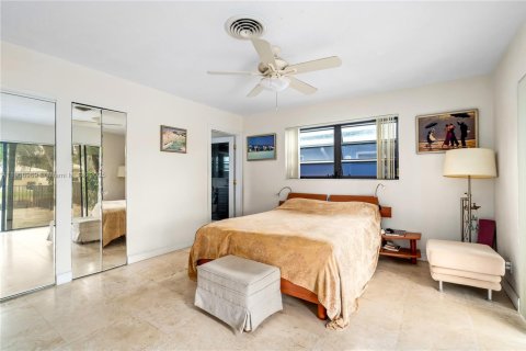 House in Pompano Beach, Florida 3 bedrooms, 150.87 sq.m. № 1963514 - photo 14