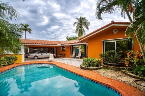 House in Pompano Beach, Florida 3 bedrooms, 150.87 sq.m. № 1963514 - photo 1