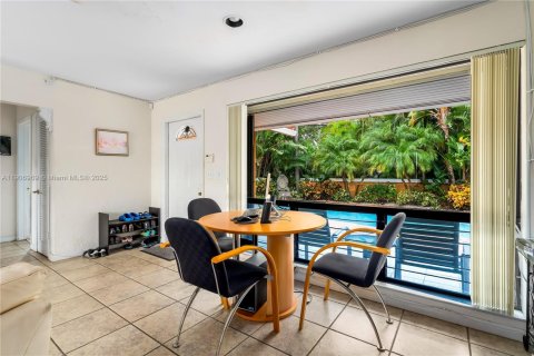 House in Pompano Beach, Florida 3 bedrooms, 150.87 sq.m. № 1963514 - photo 7