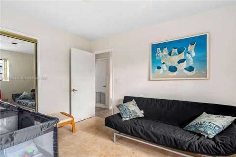 House in Pompano Beach, Florida 3 bedrooms, 150.87 sq.m. № 1963514 - photo 25