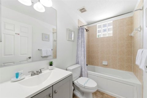 Townhouse in Ruskin, Florida 3 bedrooms, 147.99 sq.m. № 2212005 - photo 6