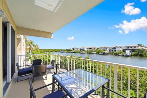 Townhouse in Ruskin, Florida 3 bedrooms, 147.99 sq.m. № 2212005 - photo 15