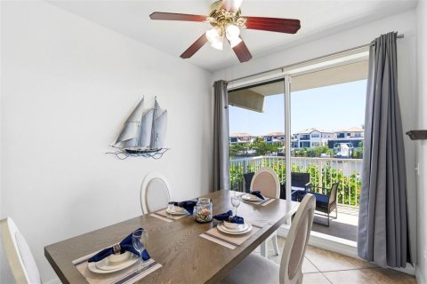 Townhouse in Ruskin, Florida 3 bedrooms, 147.99 sq.m. № 2212005 - photo 10