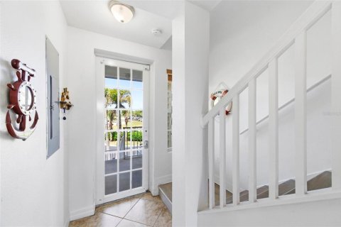 Townhouse in Ruskin, Florida 3 bedrooms, 147.99 sq.m. № 2212005 - photo 3