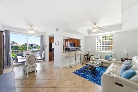 Townhouse in Ruskin, Florida 3 bedrooms, 147.99 sq.m. № 2212005 - photo 7