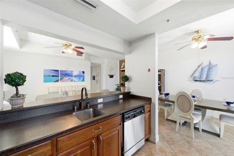 Townhouse in Ruskin, Florida 3 bedrooms, 147.99 sq.m. № 2212005 - photo 13