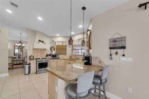 House in Homestead, Florida 4 bedrooms, 284.93 sq.m. № 1863616 - photo 10