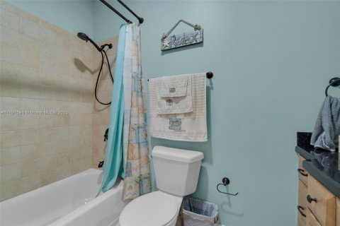 House in Homestead, Florida 4 bedrooms, 284.93 sq.m. № 1863616 - photo 29