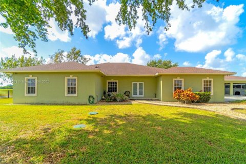 House in Homestead, Florida 4 bedrooms, 284.93 sq.m. № 1863616 - photo 3