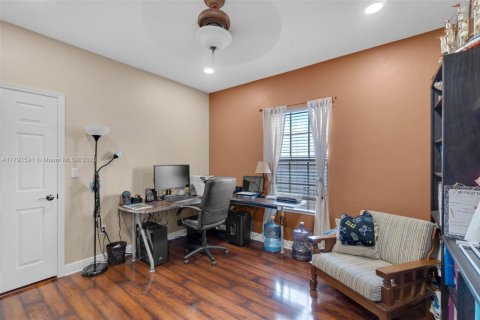 House in Homestead, Florida 4 bedrooms, 284.93 sq.m. № 1863616 - photo 17