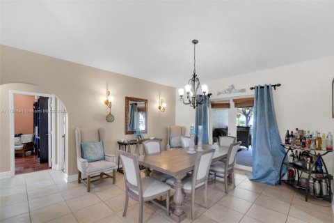 House in Homestead, Florida 4 bedrooms, 284.93 sq.m. № 1863616 - photo 8