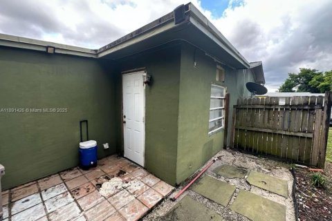 Купить виллу или дом в Лодердейл-Лейкс, Флорида 4 спальни, 136.85м2, № 1944694 - фото 6