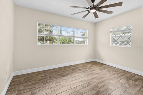 Villa ou maison à vendre à Cocoa, Floride: 3 chambres, 99.03 m2 № 2259298 - photo 18