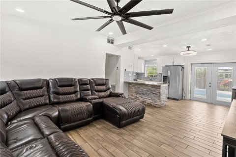 Villa ou maison à vendre à Cocoa, Floride: 3 chambres, 99.03 m2 № 2259298 - photo 12