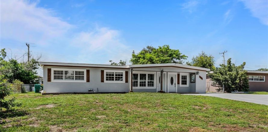 Villa ou maison à Cocoa, Floride 3 chambres, 99.03 m2 № 2259298