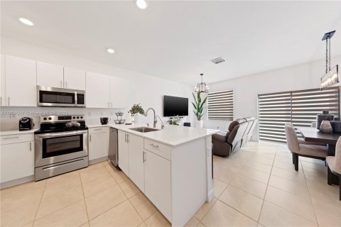 Touwnhouse à vendre à Homestead, Floride: 3 chambres, 129.41 m2 № 2059647 - photo 8