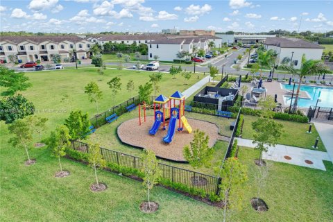 Touwnhouse à vendre à Homestead, Floride: 3 chambres, 129.41 m2 № 2059647 - photo 21