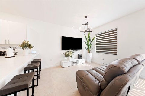 Touwnhouse à vendre à Homestead, Floride: 3 chambres, 129.41 m2 № 2059647 - photo 9