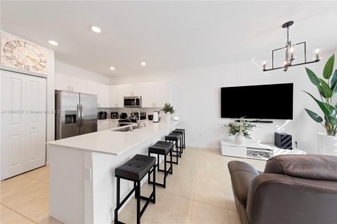 Touwnhouse à vendre à Homestead, Floride: 3 chambres, 129.41 m2 № 2059647 - photo 2