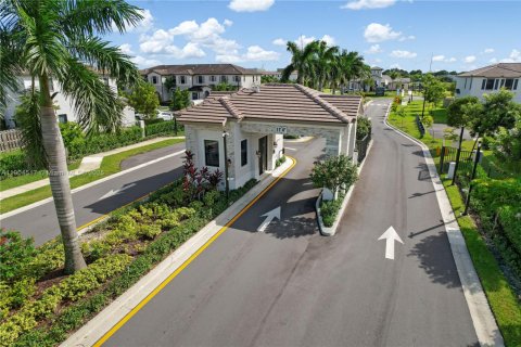 Touwnhouse à vendre à Homestead, Floride: 3 chambres, 129.41 m2 № 2059647 - photo 25