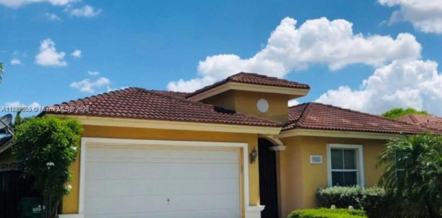 Villa ou maison à Miami, Floride 4 chambres, 221.29 m2 № 1924842
