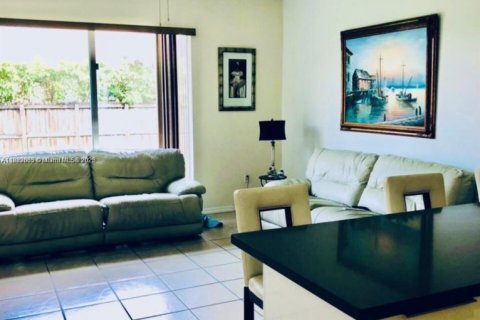 Villa ou maison à louer à Miami, Floride: 4 chambres, 221.29 m2 № 1924842 - photo 6