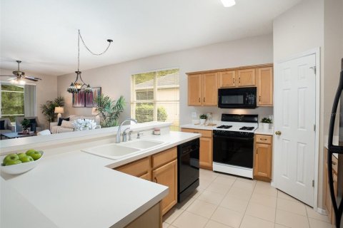 House in Oviedo, Florida 4 bedrooms, 196.4 sq.m. № 1915665 - photo 7