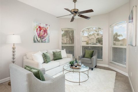 House in Oviedo, Florida 4 bedrooms, 196.4 sq.m. № 1915665 - photo 4