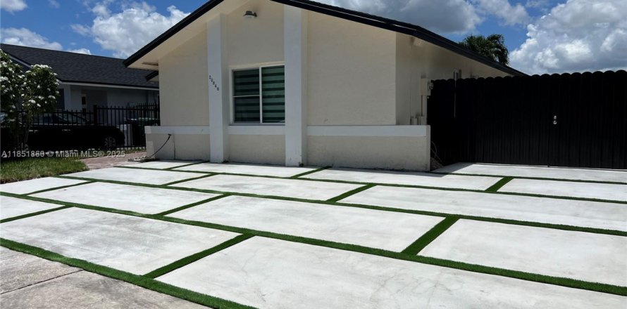 Casa en Miami, Florida 3 dormitorios, 163.79 m2 № 1874239