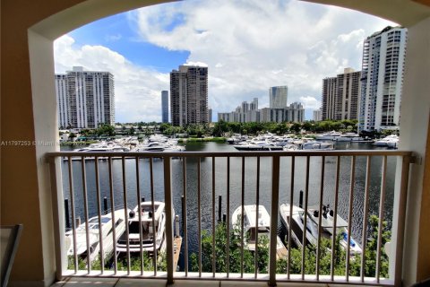 Condominio en alquiler en Aventura, Florida, 2 dormitorios, 109.62 m2 № 1934698 - foto 23