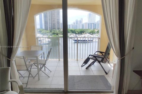 Condominio en alquiler en Aventura, Florida, 2 dormitorios, 109.62 m2 № 1934698 - foto 26