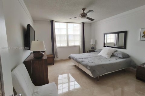 Condominio en alquiler en Aventura, Florida, 2 dormitorios, 109.62 m2 № 1934698 - foto 12