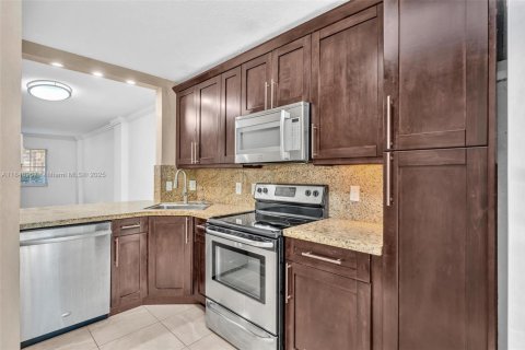 Copropriété à louer à Pembroke Pines, Floride: 2 chambres, 75.72 m2 № 1852069 - photo 24