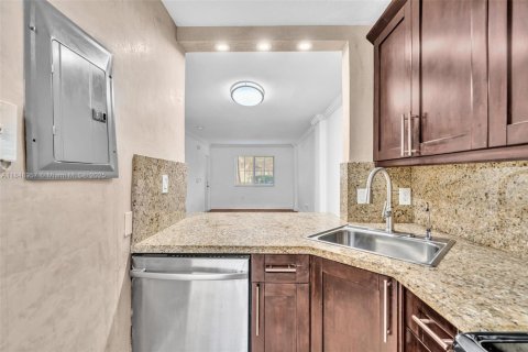 Copropriété à louer à Pembroke Pines, Floride: 2 chambres, 75.72 m2 № 1852069 - photo 25