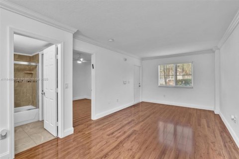 Copropriété à louer à Pembroke Pines, Floride: 2 chambres, 75.72 m2 № 1852069 - photo 13
