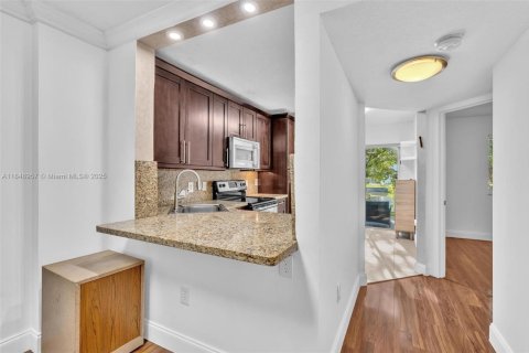 Copropriété à louer à Pembroke Pines, Floride: 2 chambres, 75.72 m2 № 1852069 - photo 20