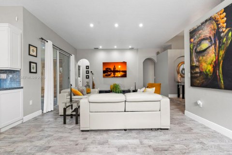 House in Homestead, Florida 4 bedrooms, 197.14 sq.m. № 2057470 - photo 13