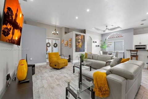 House in Homestead, Florida 4 bedrooms, 197.14 sq.m. № 2057470 - photo 10