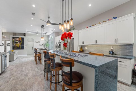 House in Homestead, Florida 4 bedrooms, 197.14 sq.m. № 2057470 - photo 17