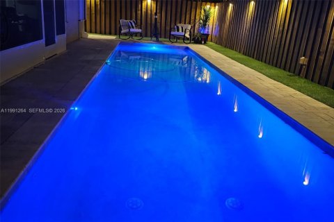 House in Homestead, Florida 4 bedrooms, 197.14 sq.m. № 2057470 - photo 5