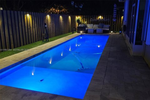 House in Homestead, Florida 4 bedrooms, 197.14 sq.m. № 2057470 - photo 2