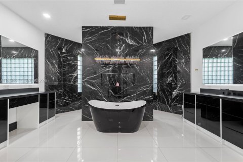 Купить виллу или дом в Дейви, Флорида 4 спальни, 374.02м2, № 1994441 - фото 28