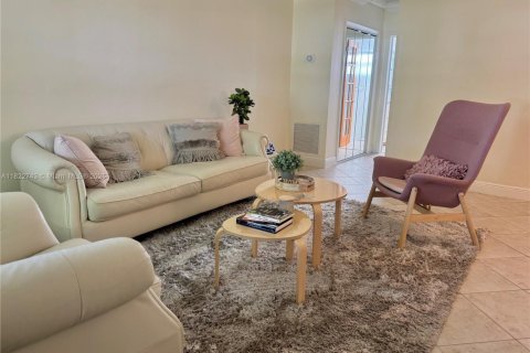 Condominio en Lighthouse Point, Florida, 1 dormitorio  № 1939720