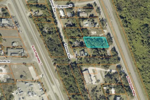 Commercial property in St. Lucie, Florida № 2245706